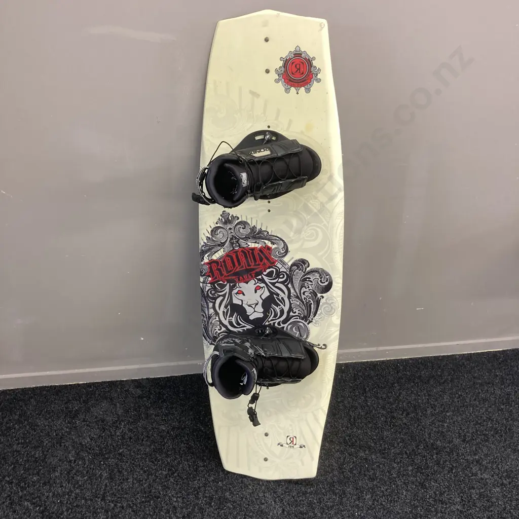 Ronix Vault 134 Wakeboard With 1.75" Hook Fins & Ronix District Boots Image 1++